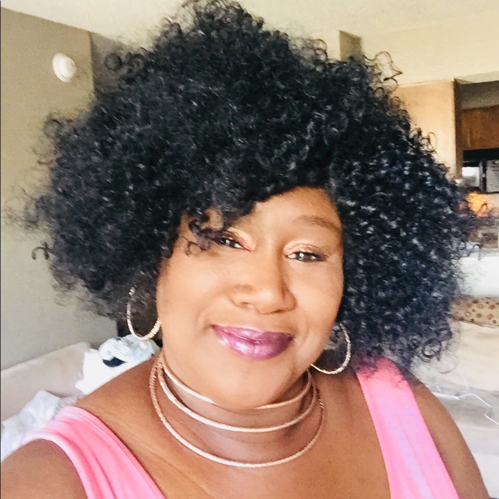 Meet your Posher, Beauty